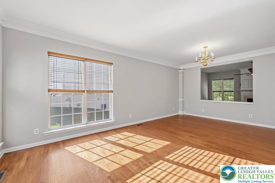 1884 Emerald Dr, South Whitehall Twp, PA 18069 photo