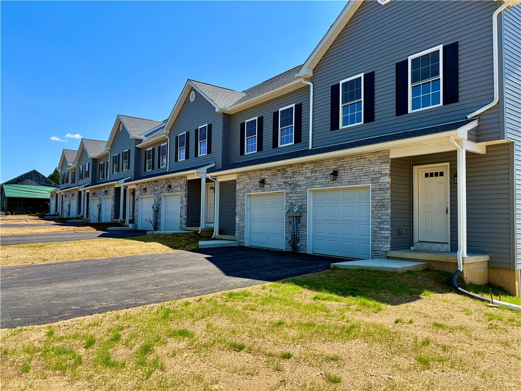 3874 Grant St, Washington TWP, PA 18080
