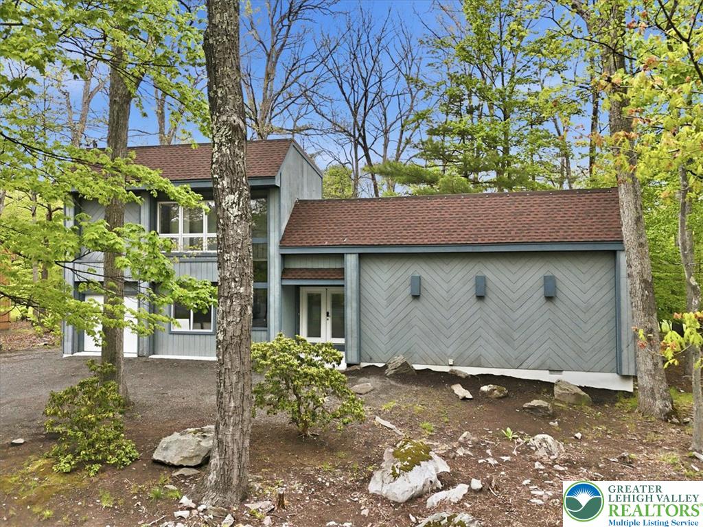 3120 Greenbriar Dr, Stroud Twp, PA 18301 photo