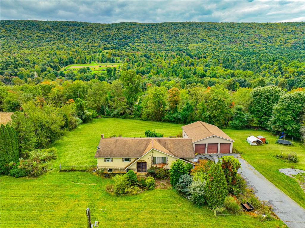 1965 Lower Smith Gap Rd, Lower Towamensing Tp, PA 18058
