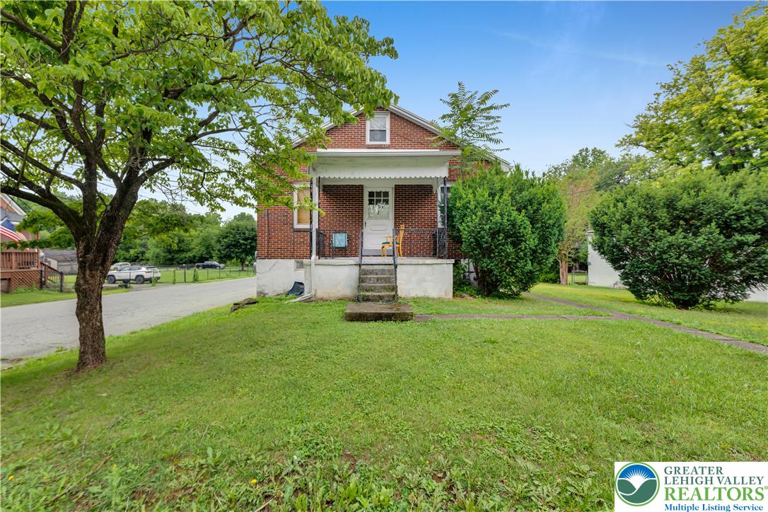 1901 Willow Park Rd, Bethlehem City, PA 18020 photo