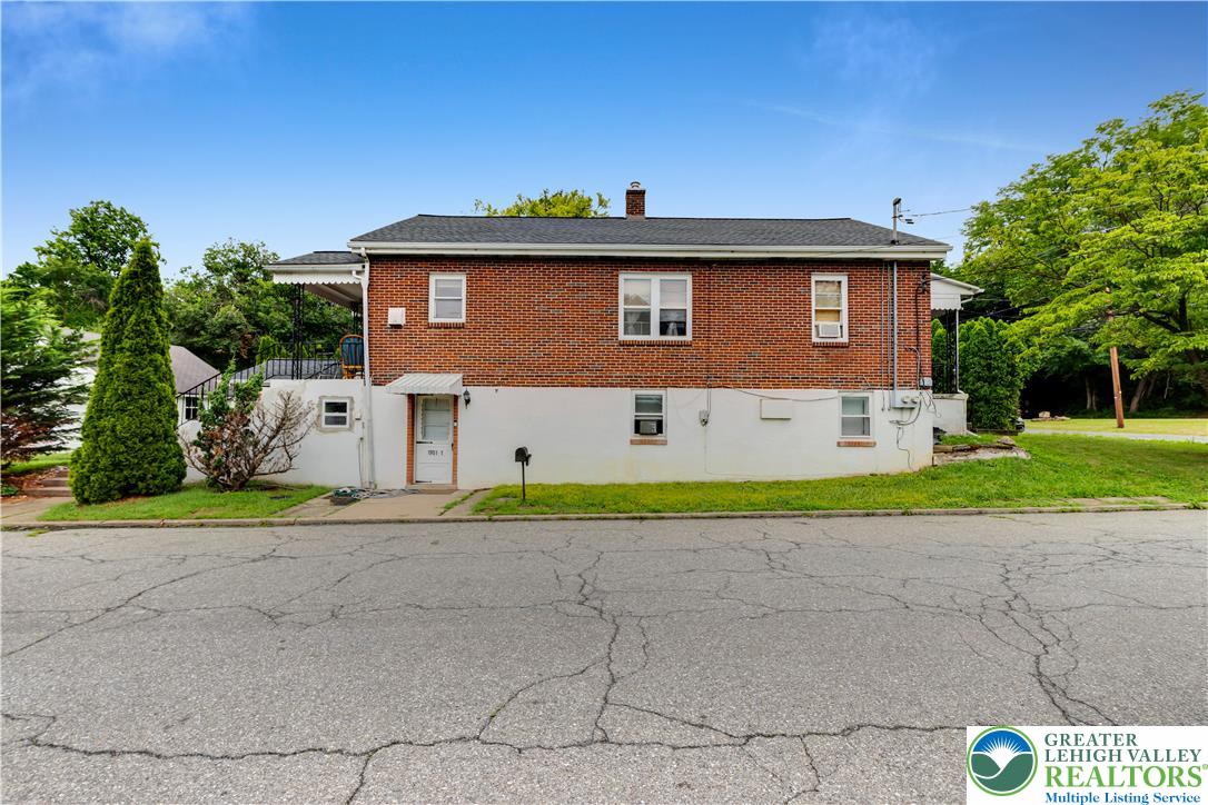 1901 Willow Park Rd, Bethlehem City, PA 18020