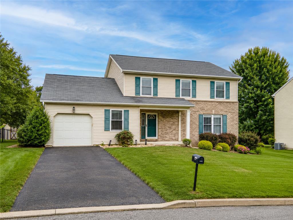 221 Jubilee Dr, Stockertown Borough, PA 18040