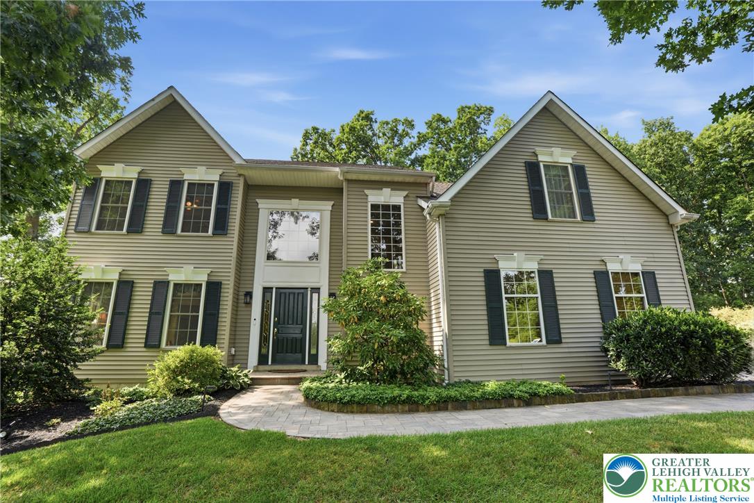 350 Oak Ridge Ln, Harleysville, PA 19438 photo