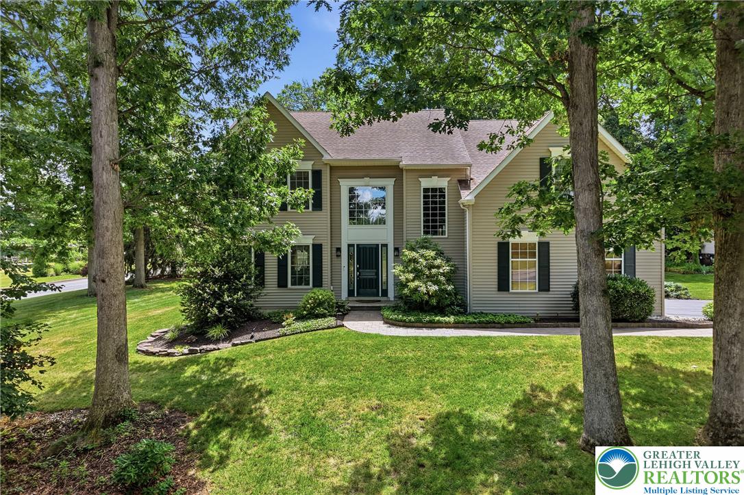 350 Oak Ridge Ln, Harleysville, PA 19438 photo