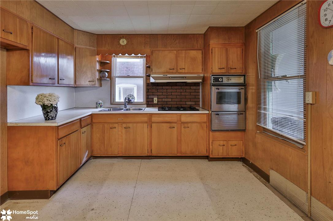 551 Hillside Ave, Bethlehem City, PA 18015 photo