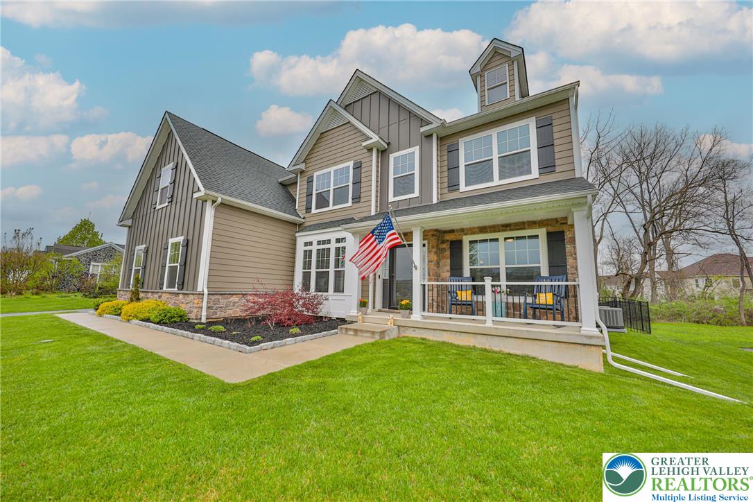 912 Fairway Dr, Forks Twp, PA 18040 photo