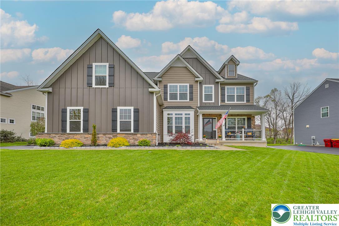 912 Fairway Dr, Forks Twp, PA 18040 photo