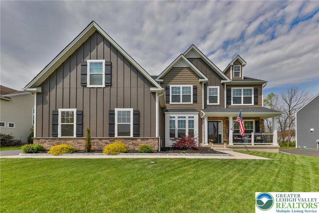 912 Fairway Dr, Forks Twp, PA 18040