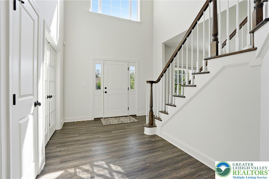 1275 Keller Rd, Bushkill Twp, PA 18091 photo