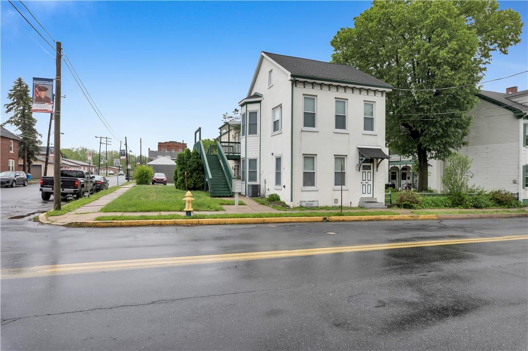 106 N Main St, Topton Borough, PA 19562 photo
