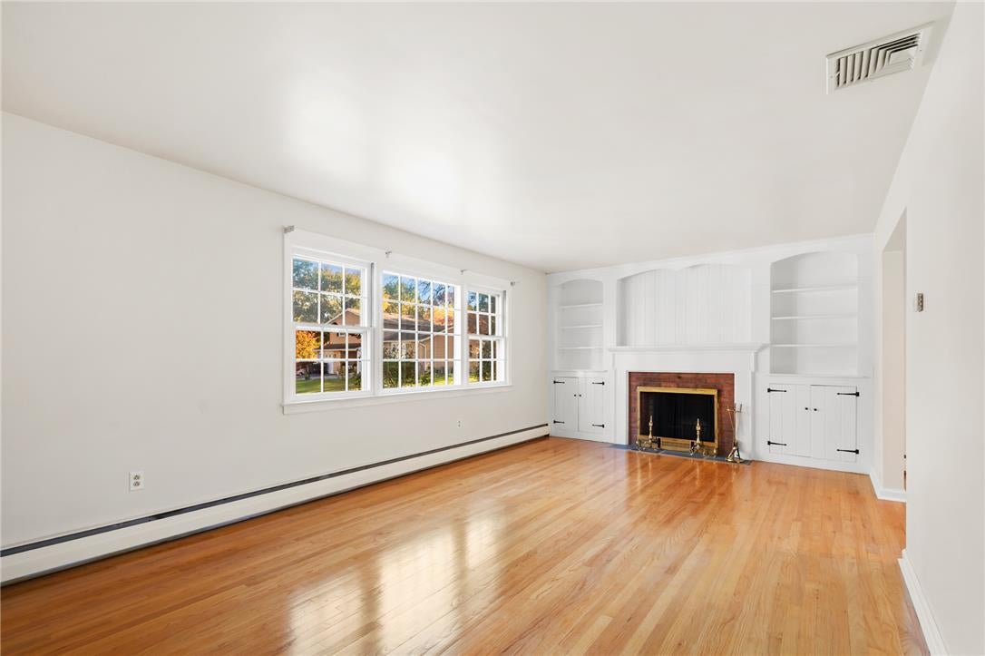 2145 Mark Twain Cir, Bethlehem City, PA 18017 photo
