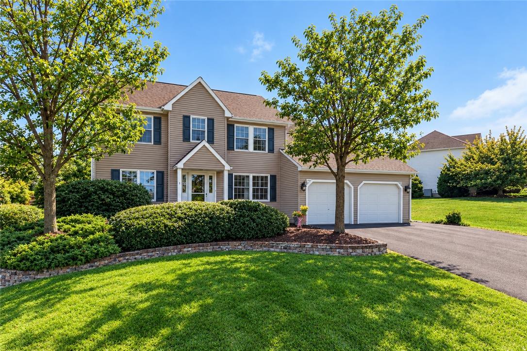 407 Danielle Dr, Bushkill Twp, PA 18064