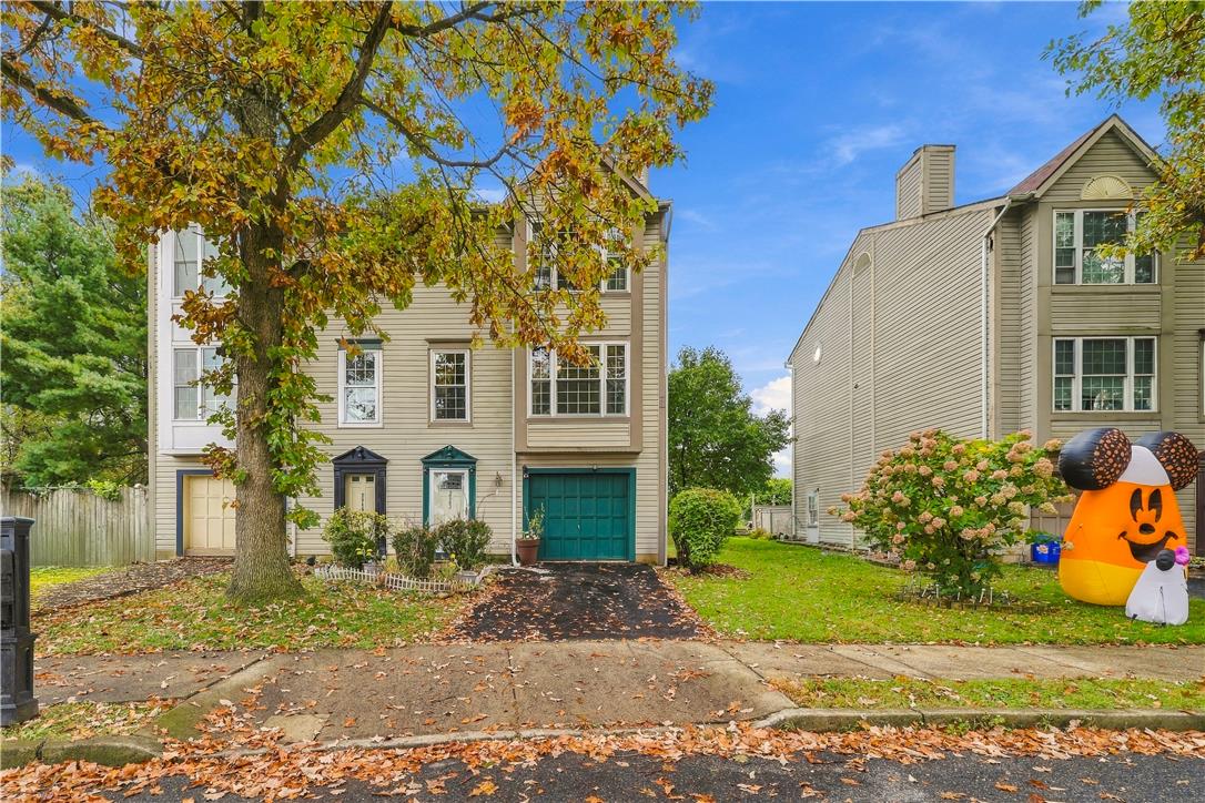 2842 Santee Dr, Bethlehem City, PA 18017 photo