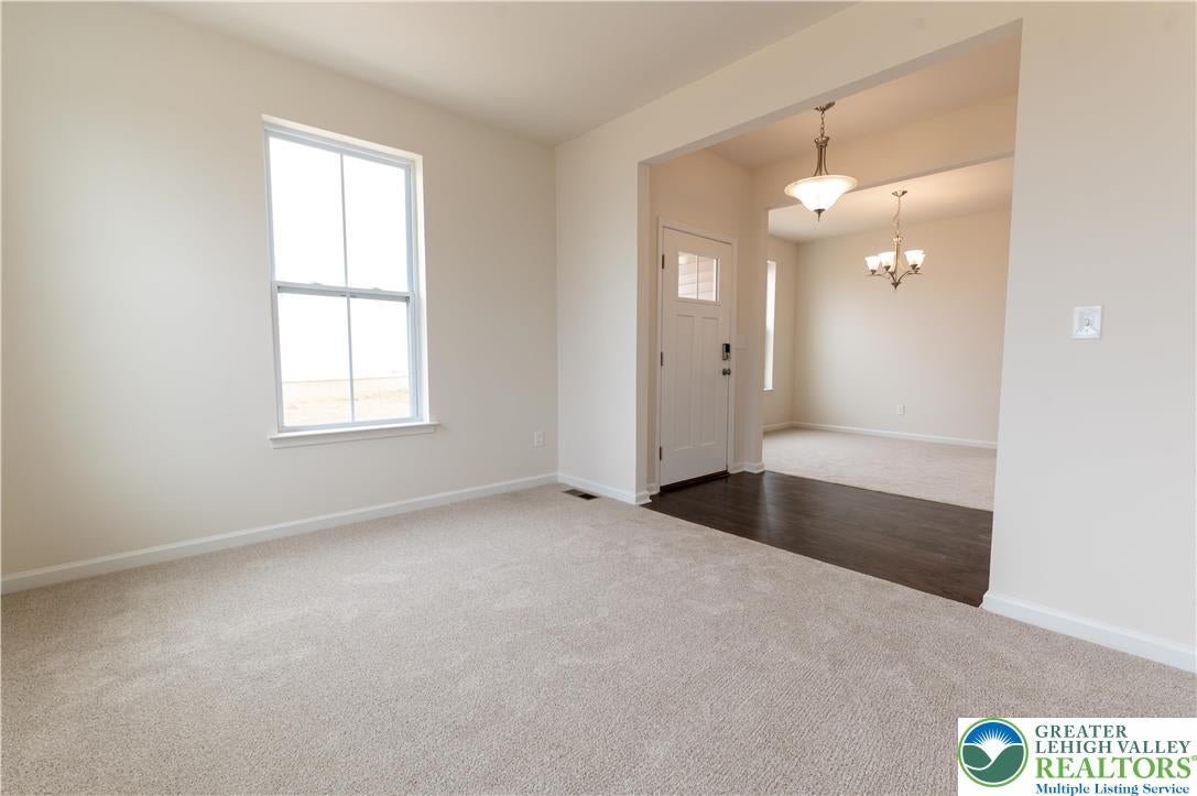 3686 Samantha Ln, Upper Milford Twp, PA 18062 photo
