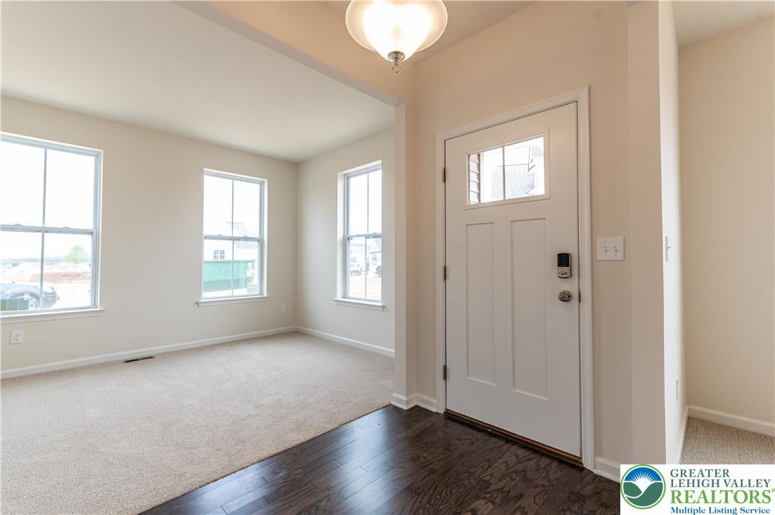 3686 Samantha Ln, Upper Milford Twp, PA 18062 photo