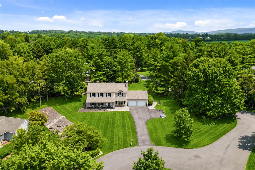 4775 White Oak Cir, Lower Macungie Twp, PA 18049 photo