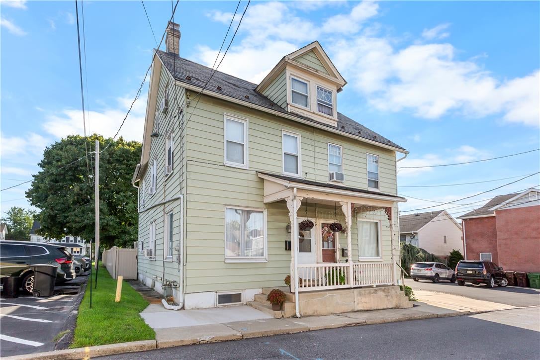 55 Cedar St, Nazareth Borough, PA 18064