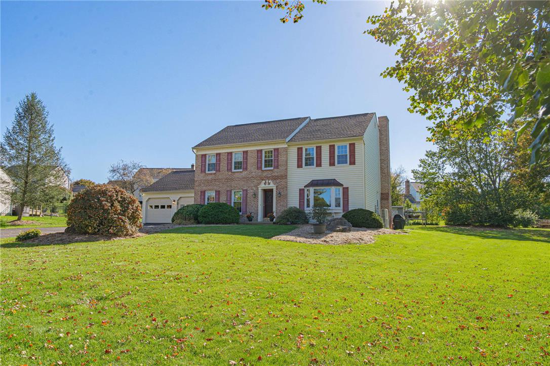 2370 Pewter Dr, Lower Macungie Twp, PA 18062