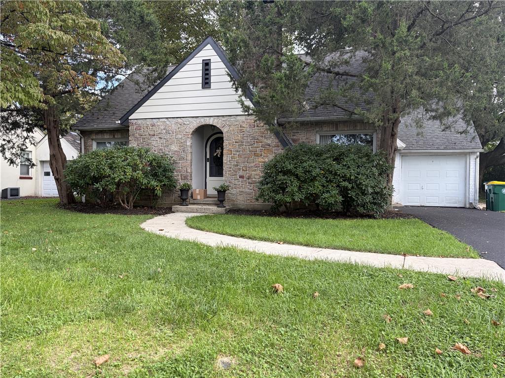 2714 Broad St, Easton, PA 18045