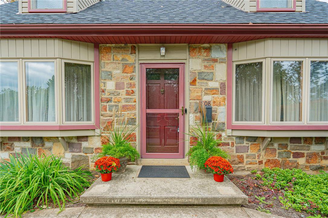 1808 Homestead Ave, Bethlehem City, PA 18018 photo
