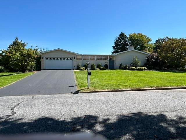 36 Stonecroft Dr, Palmer Twp, PA 18045