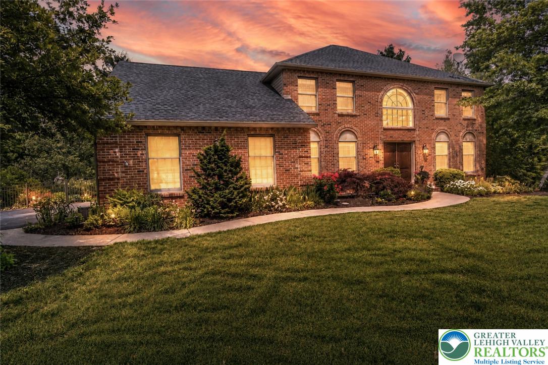 2165 Beechwood St, Upper Macungie Twp, PA 18069