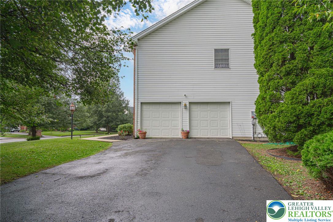 4426 Susan Dr, Bethlehem City, PA 18017 photo