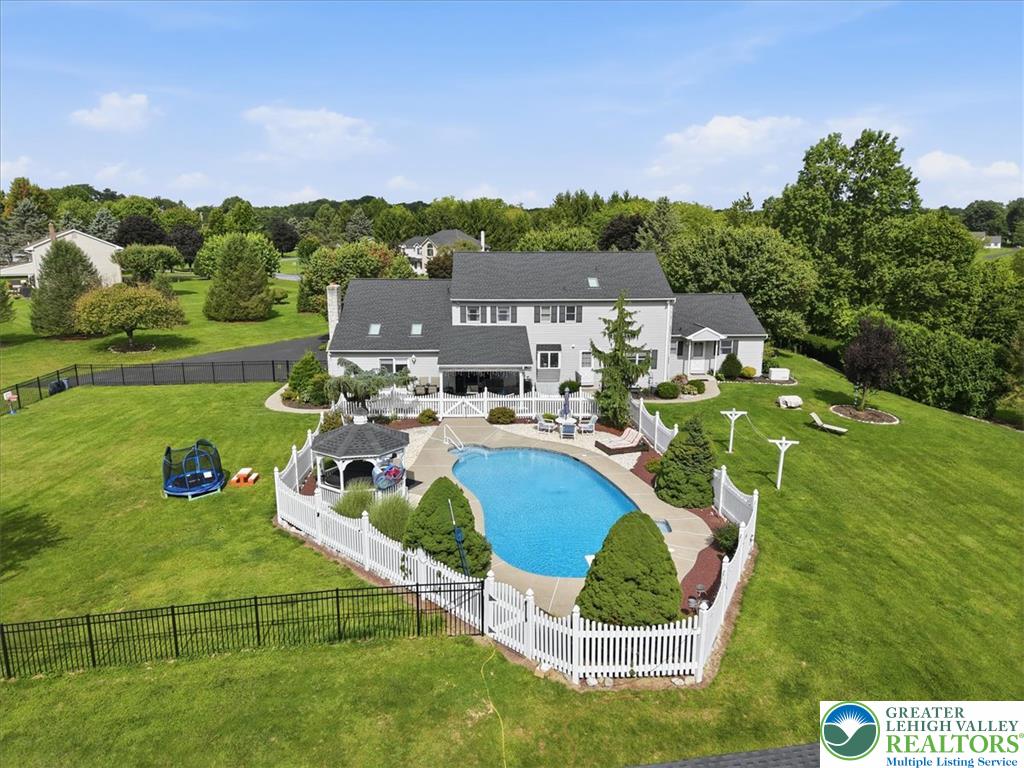 2101 Schroettner Cir, Moore Twp, PA 18064