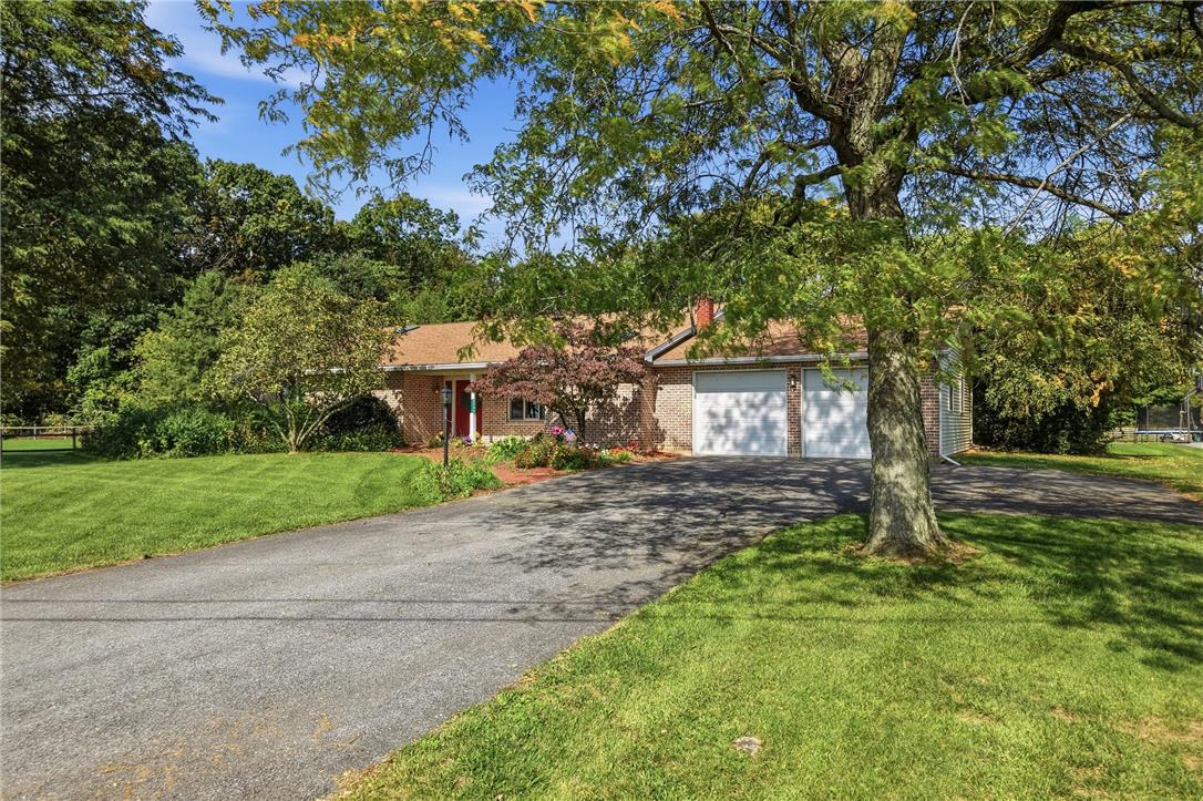 4732 Cardinal St, North Whitehall Twp, PA 18078 photo
