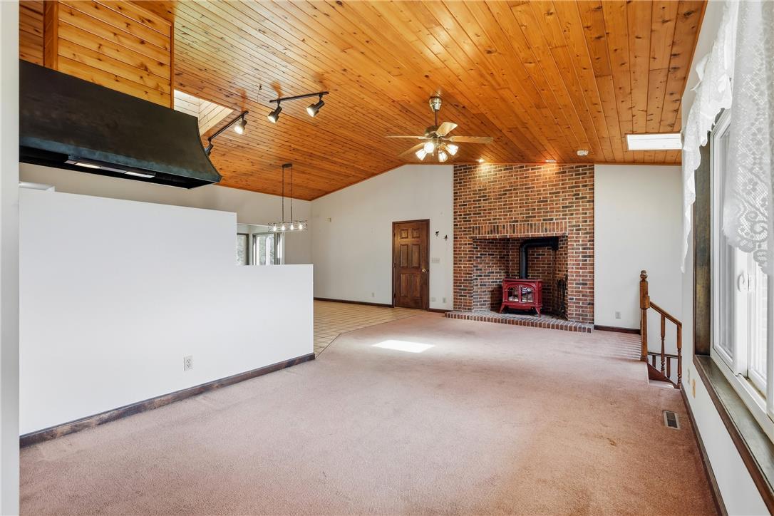 4732 Cardinal St, North Whitehall Twp, PA 18078 photo