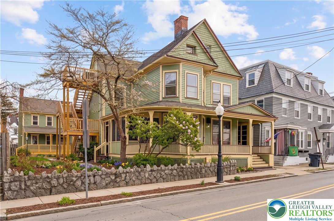 28 1st St, Bangor Borough, PA 18013
