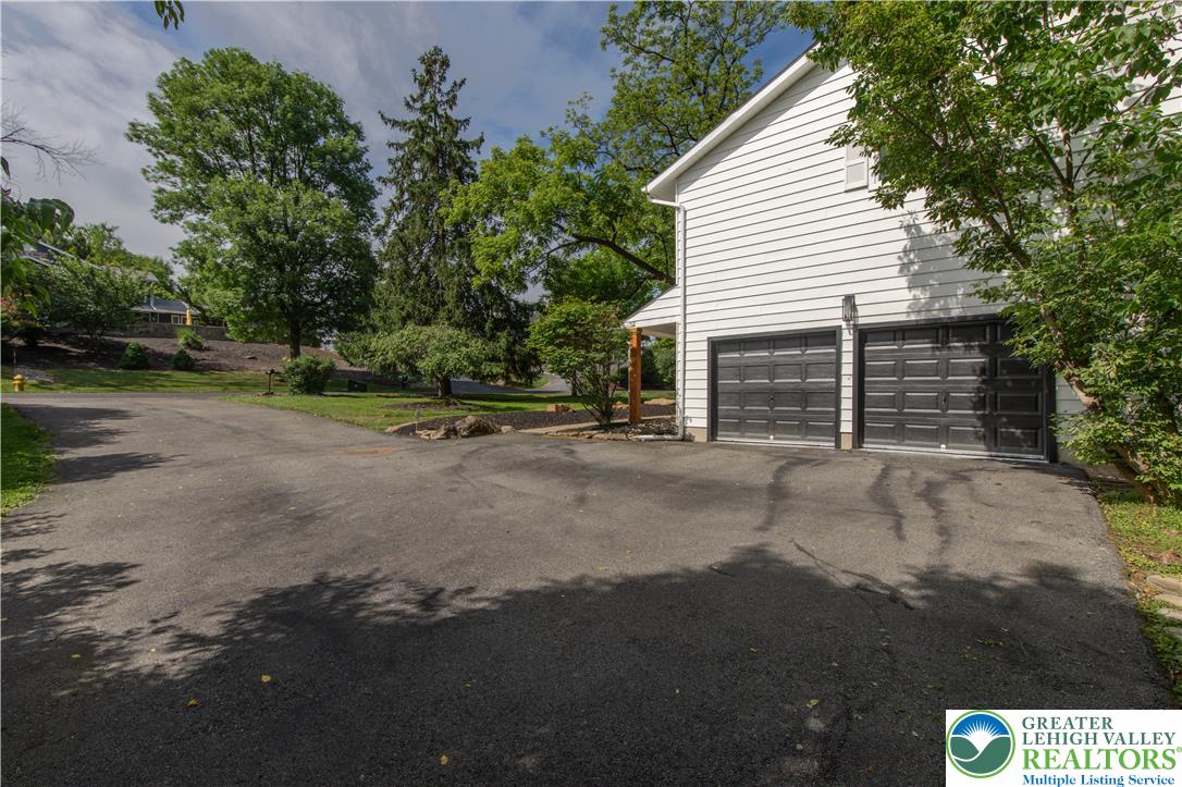 2011 Greenwood Rd, Allentown City, PA 18103 photo
