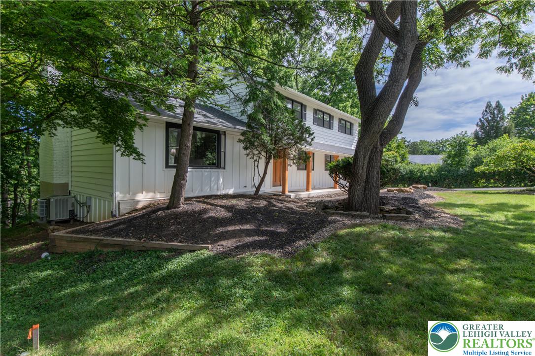 2011 Greenwood Rd, Allentown City, PA 18103 photo