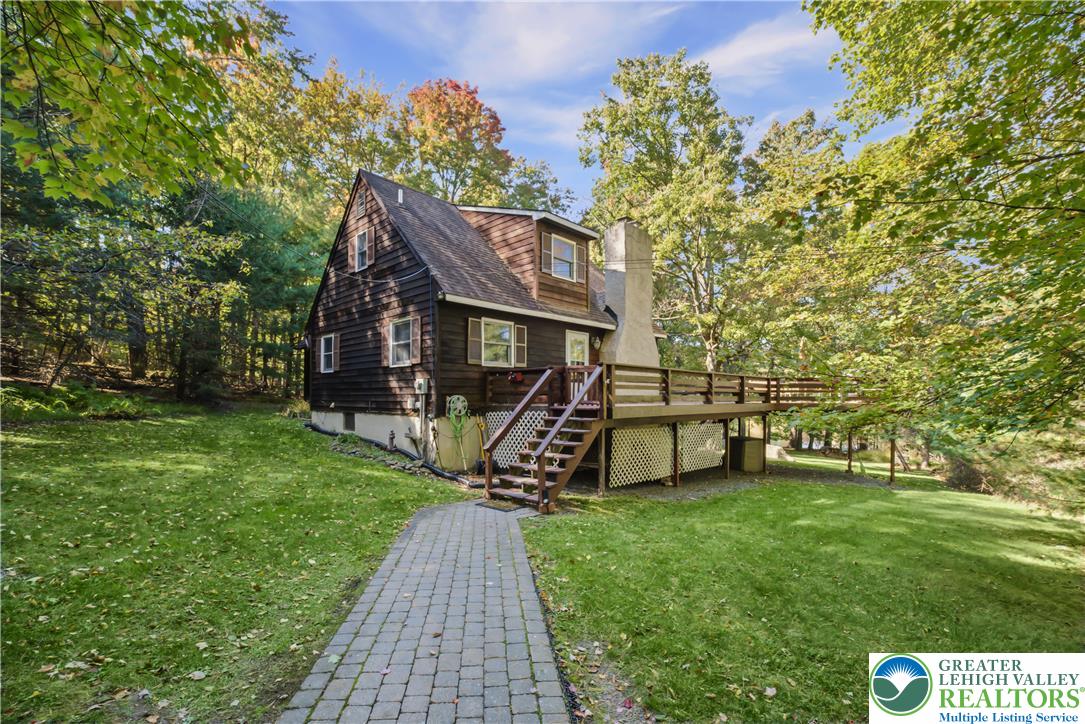 7146 Moss Dr, Pocono Twp, PA 18370