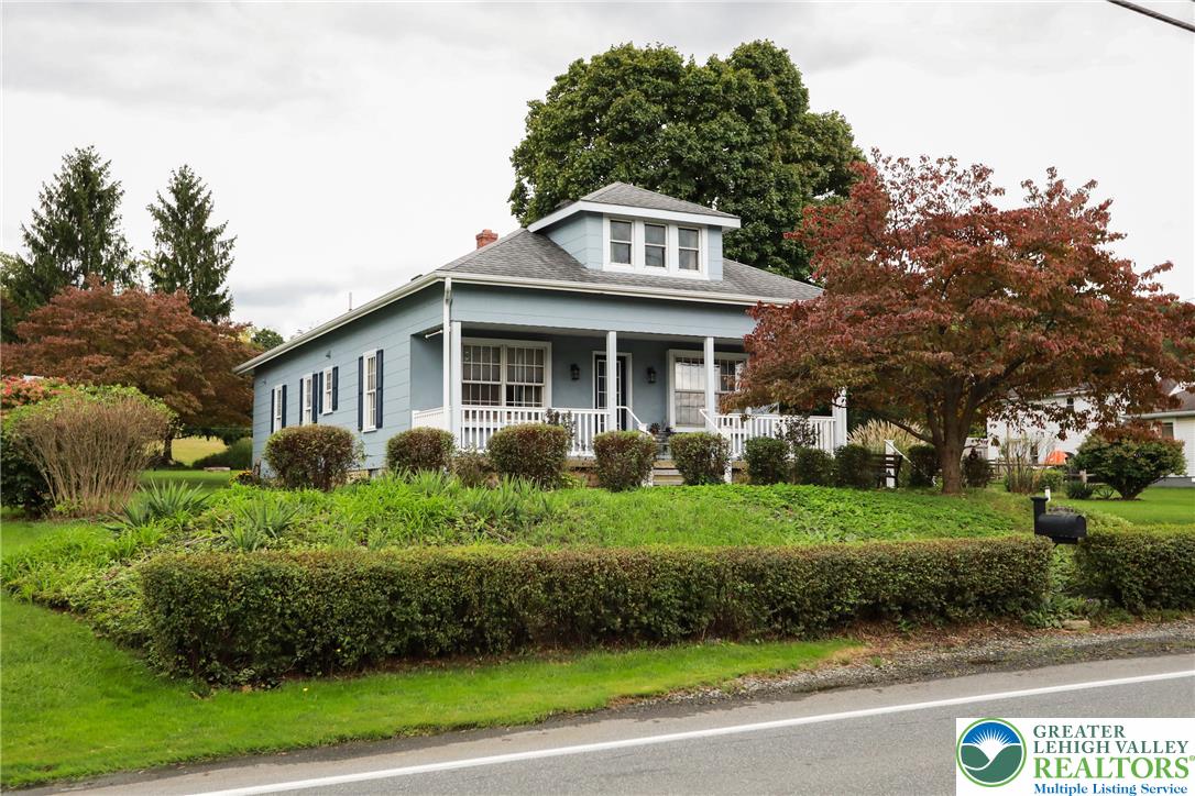 6373 Chestnut St, Upper Milford Twp, PA 18092