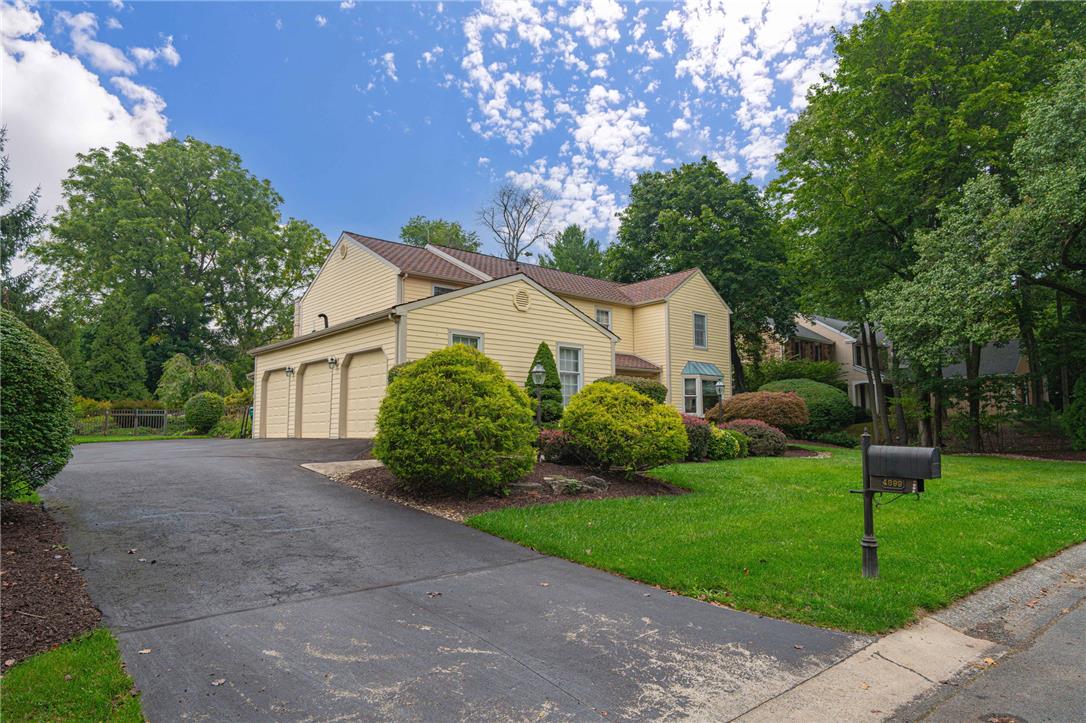 4399 Driftwood Ln, Lower Macungie Twp, PA 18103 photo