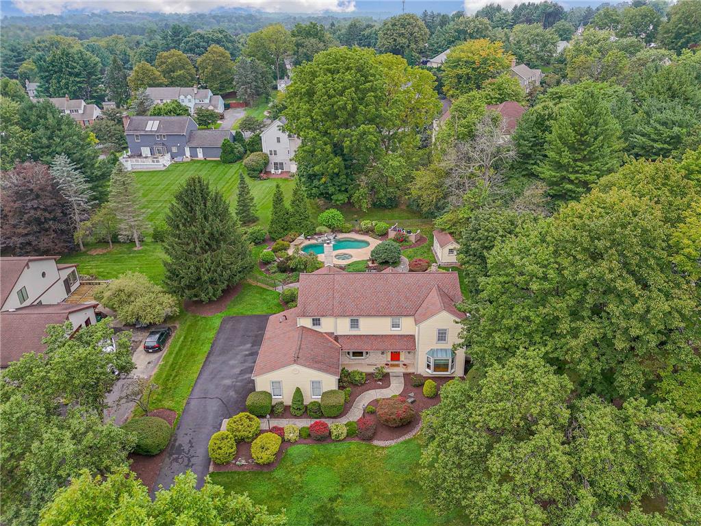 4399 Driftwood Ln, Lower Macungie Twp, PA 18103 photo