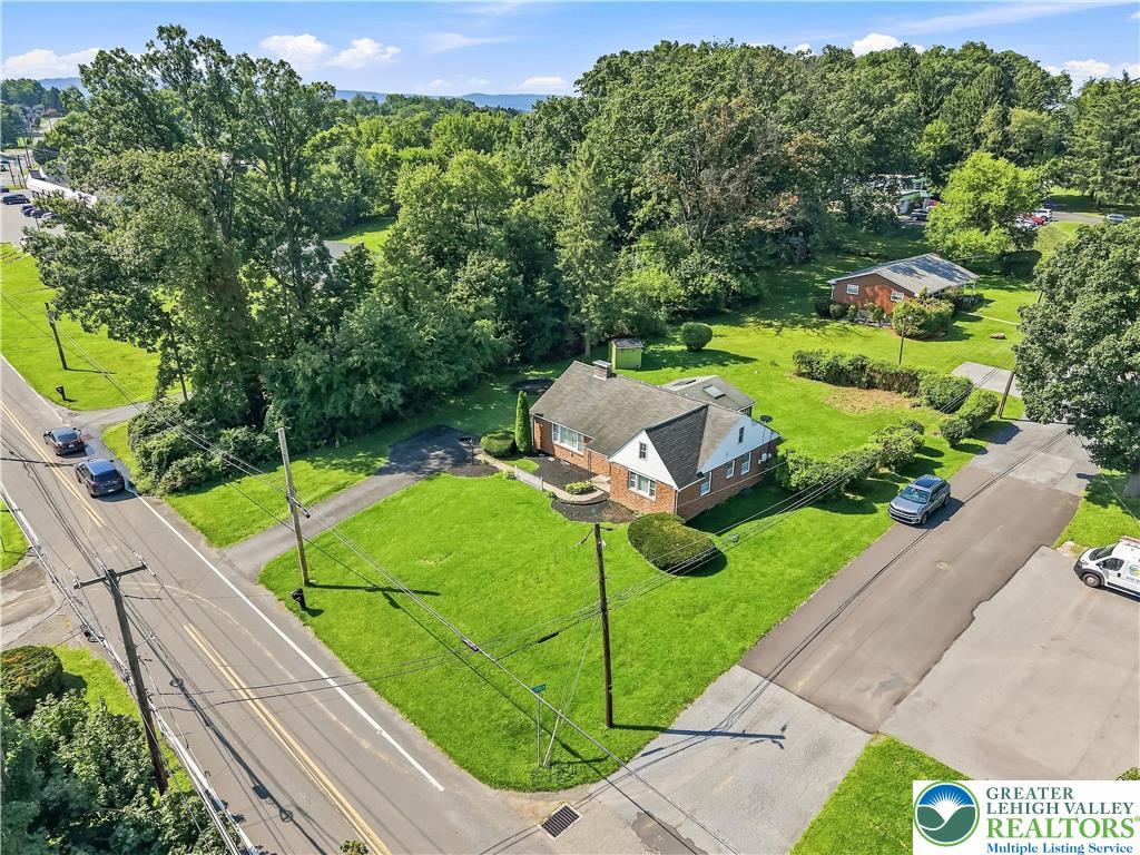 798 Krocks Ct, Lower Macungie Twp, PA 18106 photo