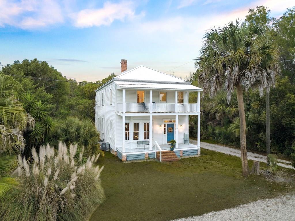 107 Avenue B, Apalachicola, FL 32320