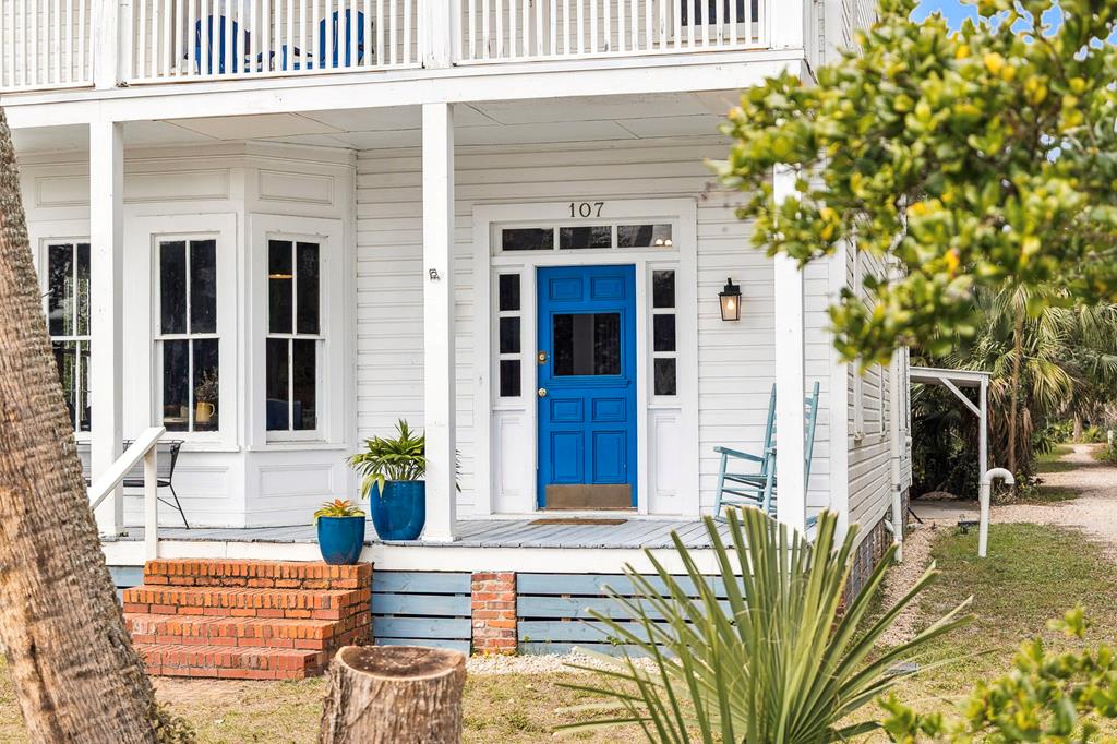 107 Avenue B, Apalachicola, FL 32320 photo