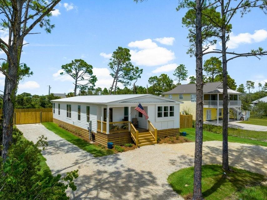 201 Nautilus Dr, Port Saint Joe, FL 32456