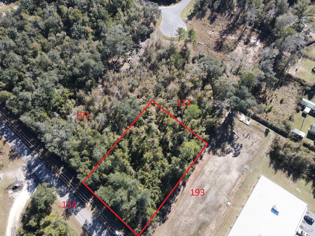 1 Landing Dr, Wewahitchka, FL 32465