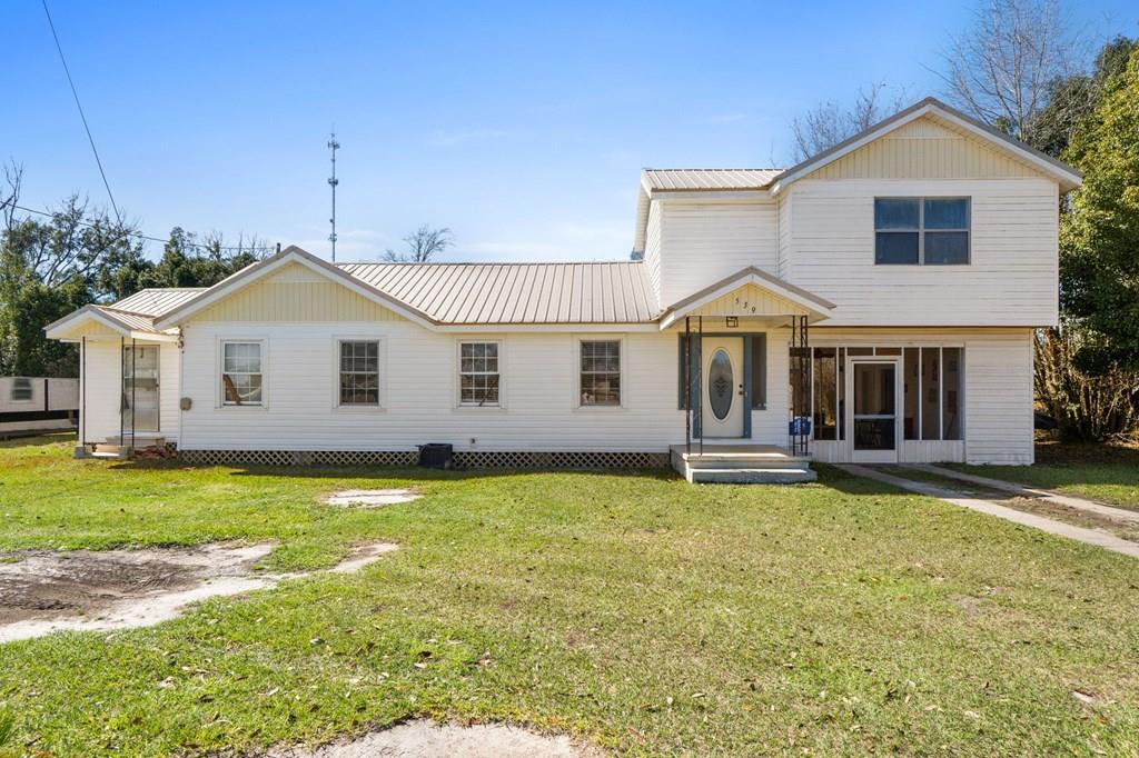 539 2 St, Wewahitchka, FL 32465