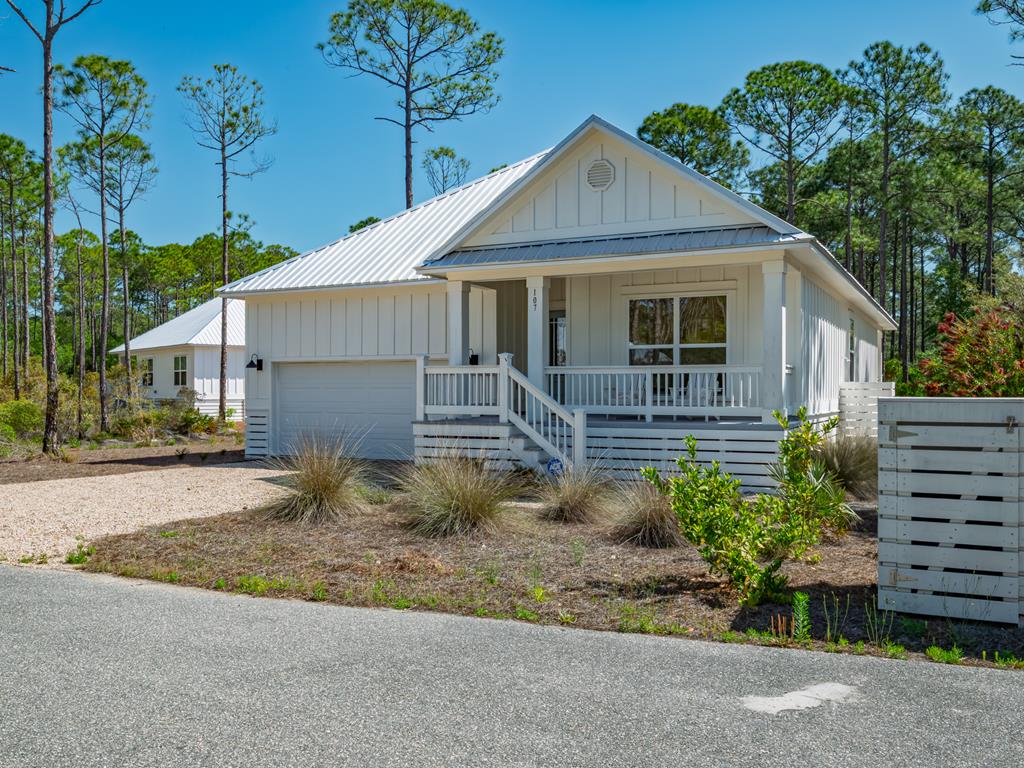 107 Treehouse Cir, St. Teresa, FL 32358