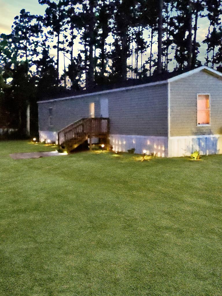 138 Maple Ave, Wewahitchka, FL 32465