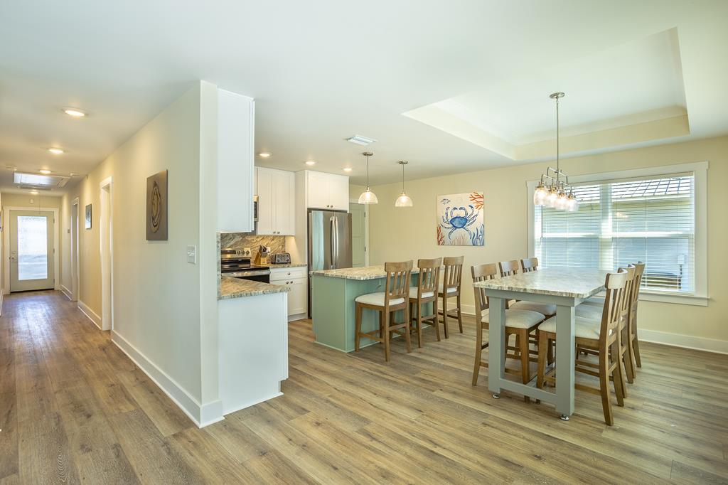 111 11 St, Apalachicola, FL 32320 photo
