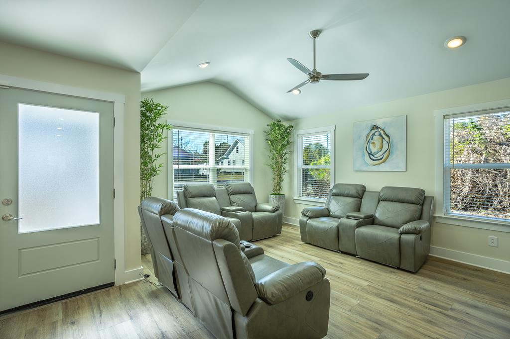111 11 St, Apalachicola, FL 32320 photo