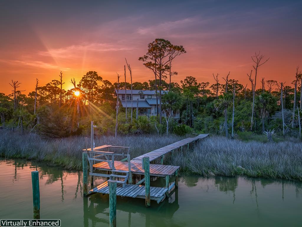 1915 Smugglers Cove Rd, St. George Island, FL 32328
