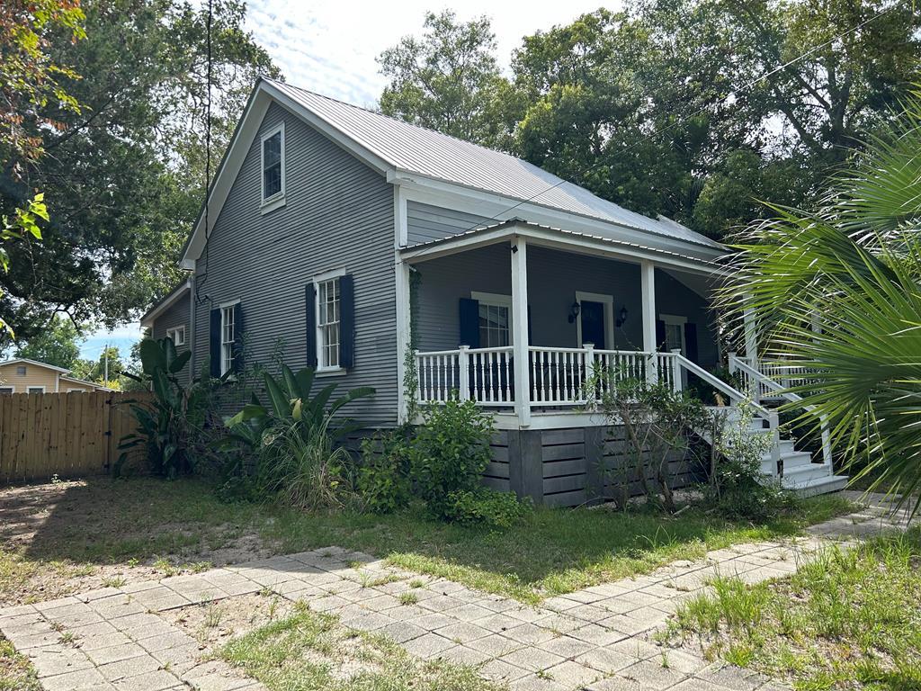 124 8 St, Apalachicola, FL 32320 photo